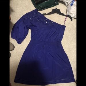 Gorgeous deep purple one sleeved short dress